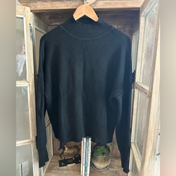 devotion by Cyrus sweater - Picture 1 of 4